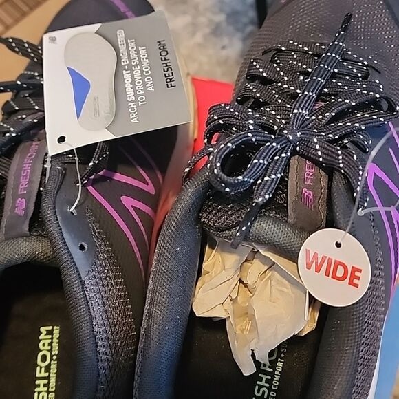 New Balance Fresh Foam  Trail Running  size 10Wide  Black & Purple Sneakers NWT - Picture 6 of 7